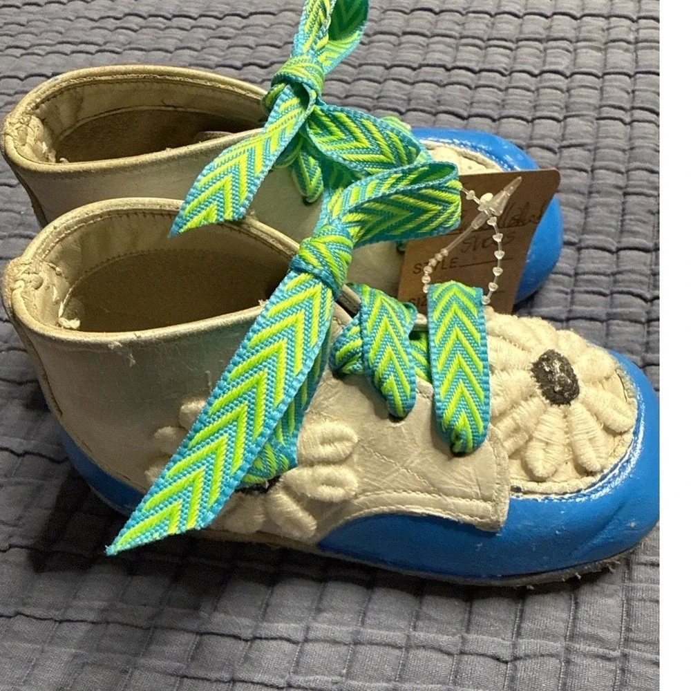 Vintage 1970s Child Life Floral Leather Toddler Boots Blue Daisy Cottagecore Sz4